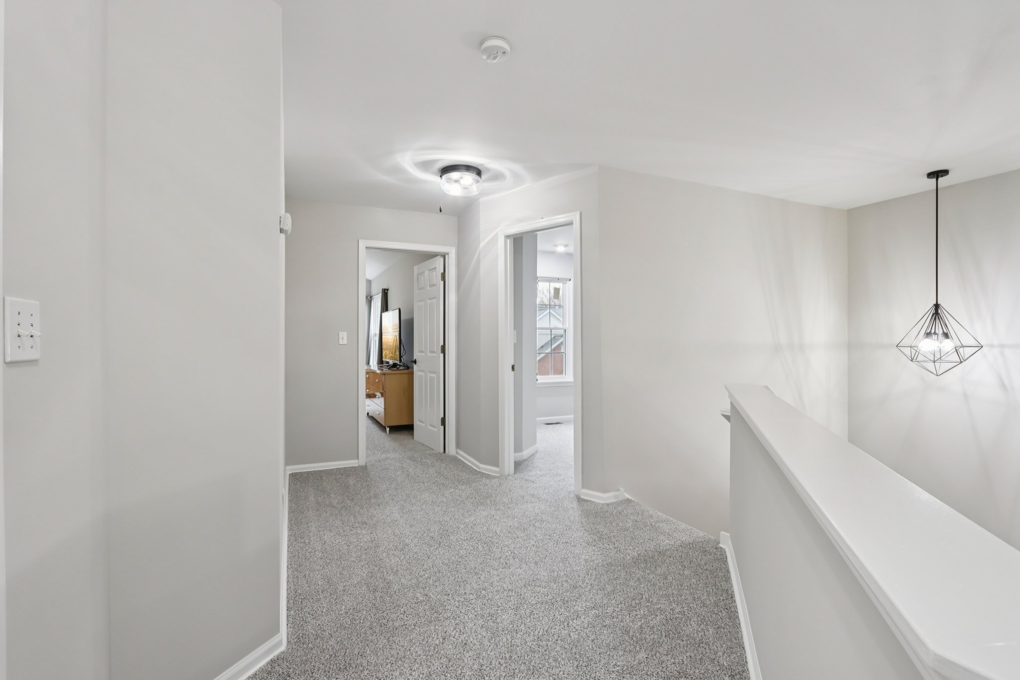 Evergreen Cir-S2211-020.jpg