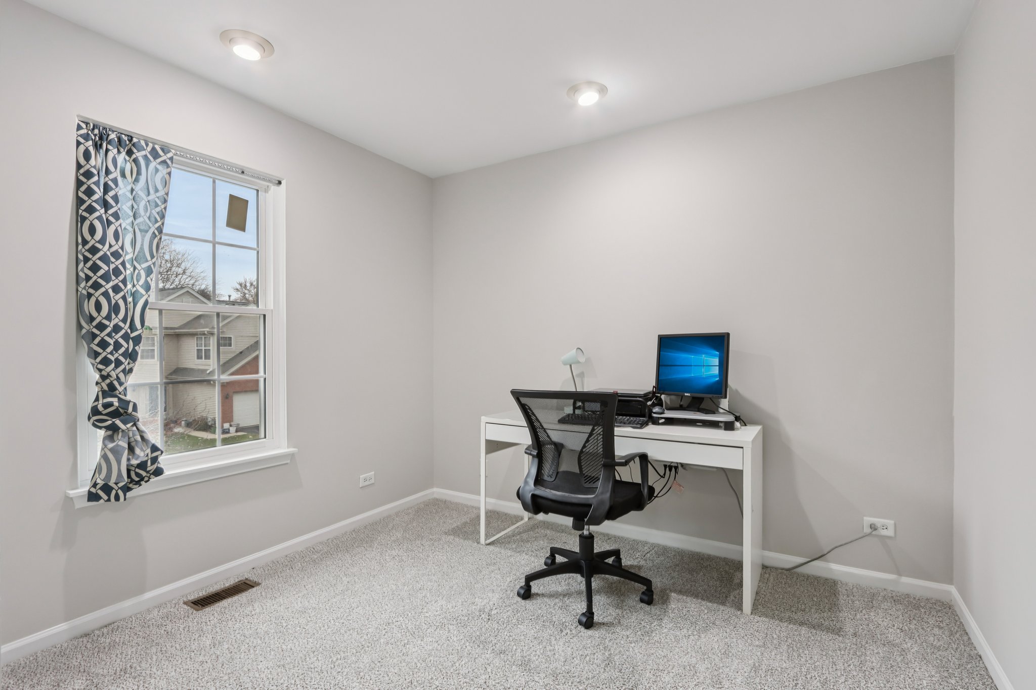 Evergreen Cir-S2211-023.jpg