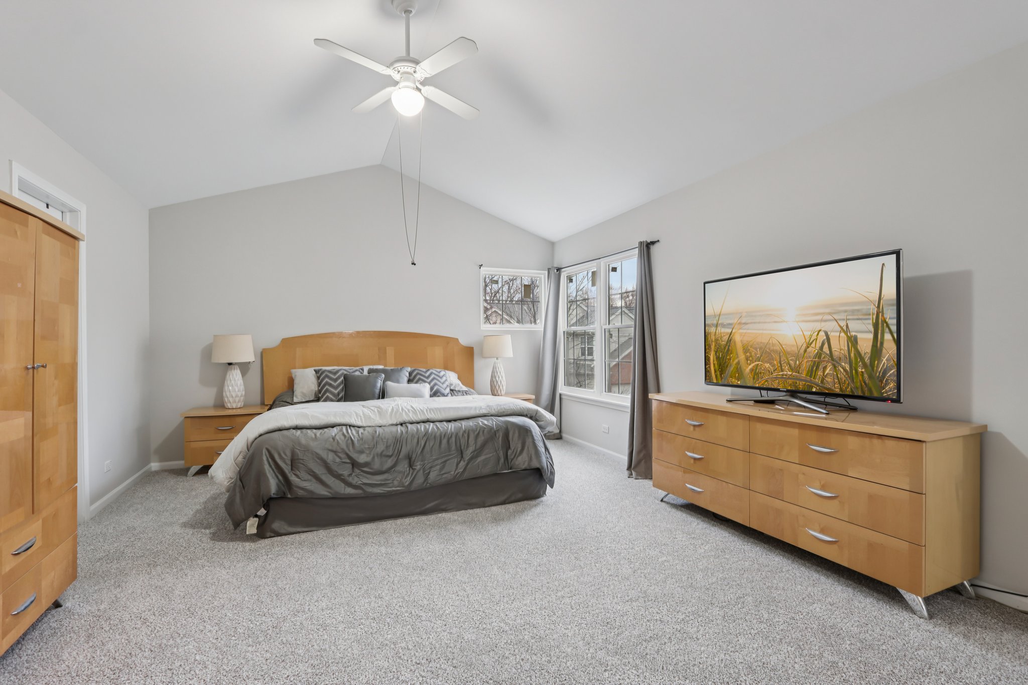 Evergreen Cir-S2211-027.jpg