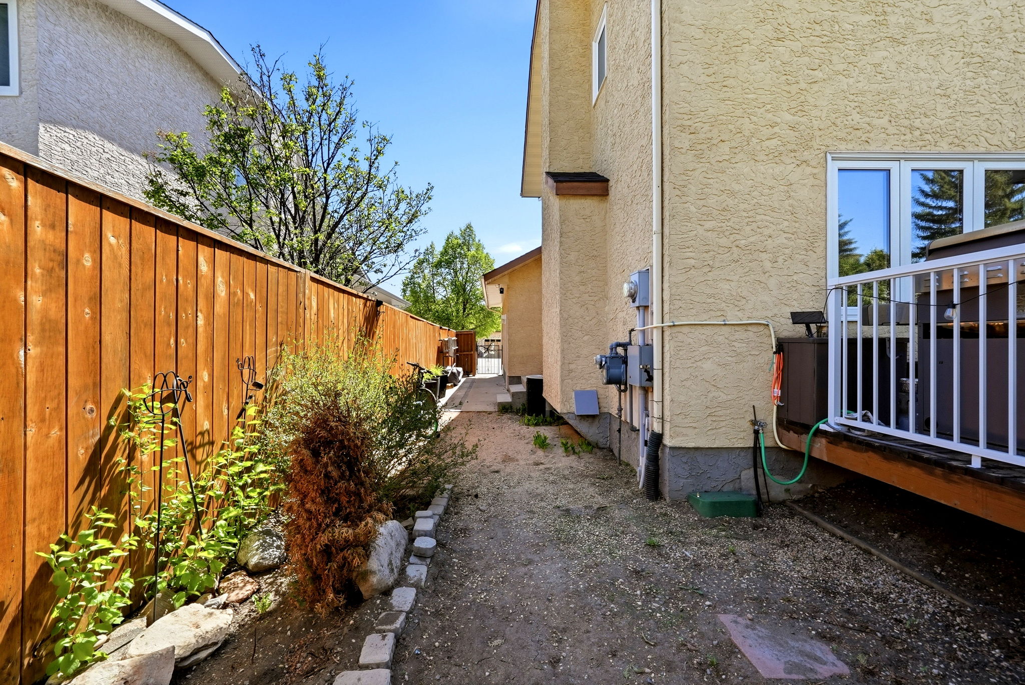  Photo 44