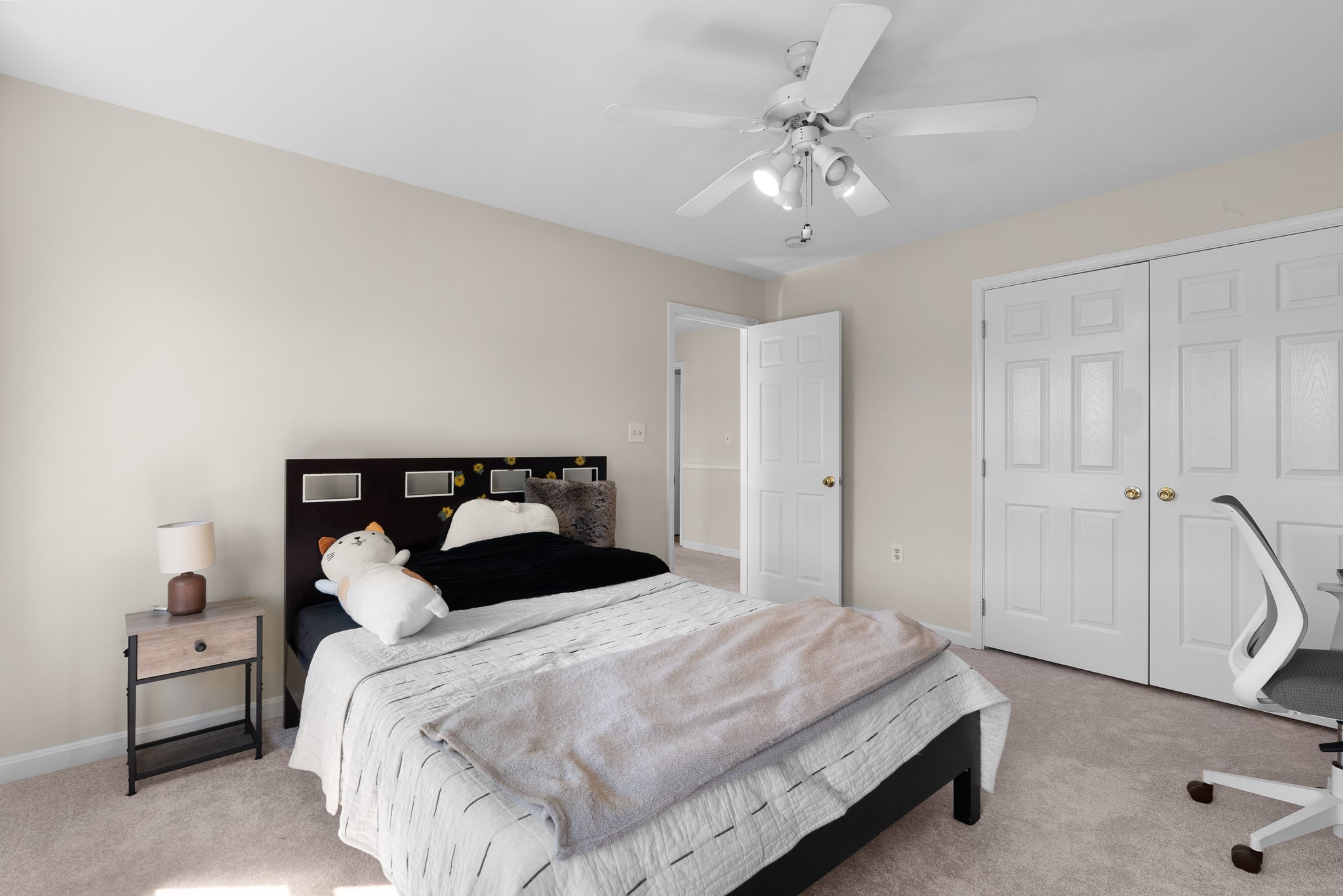 28. Upper bedroom.jpg