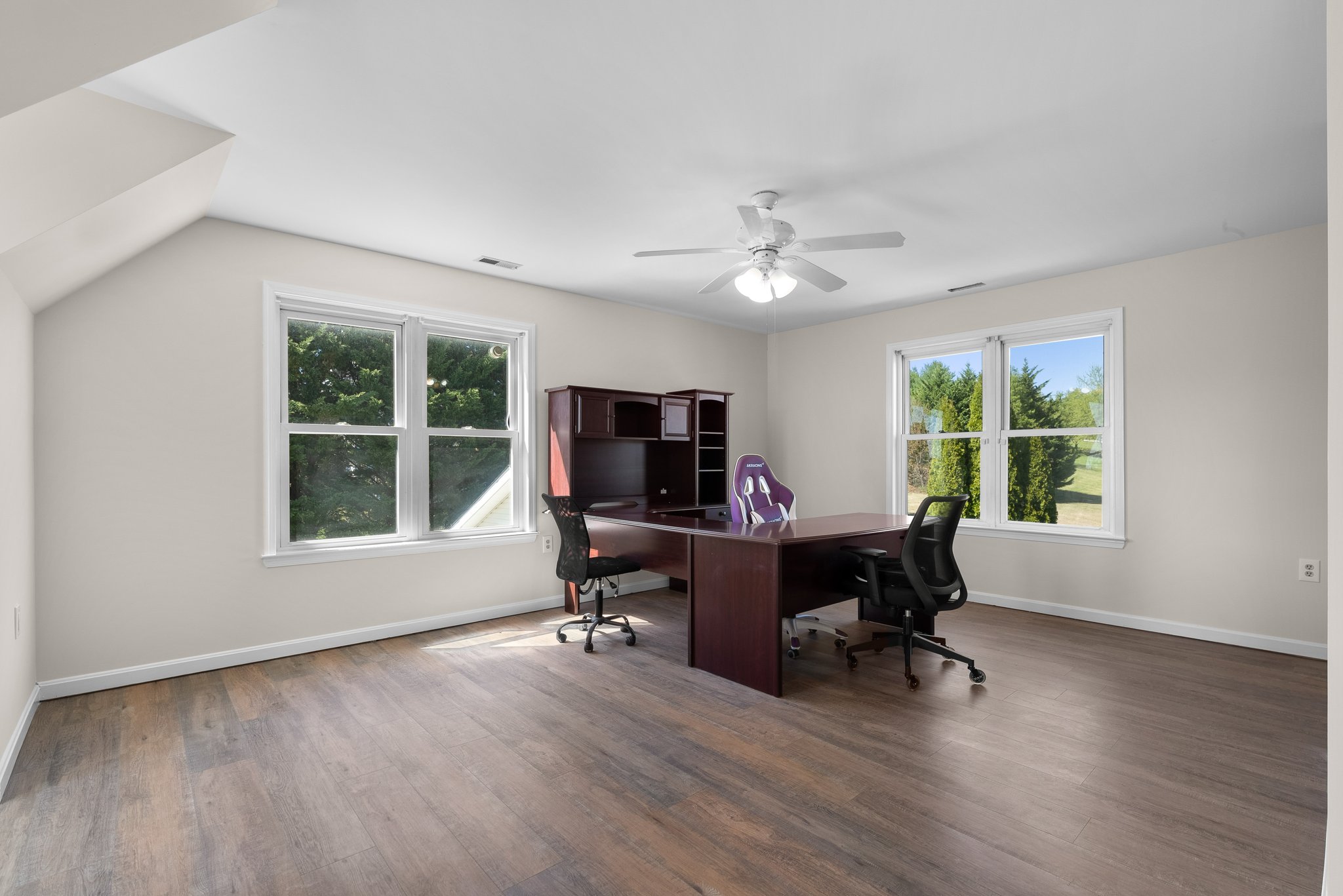 38. Upper bedroom.jpg