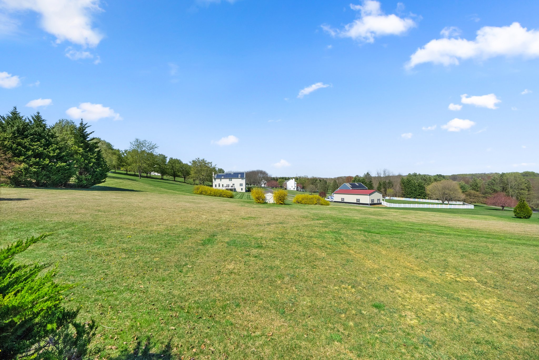 53. Back exterior.jpg