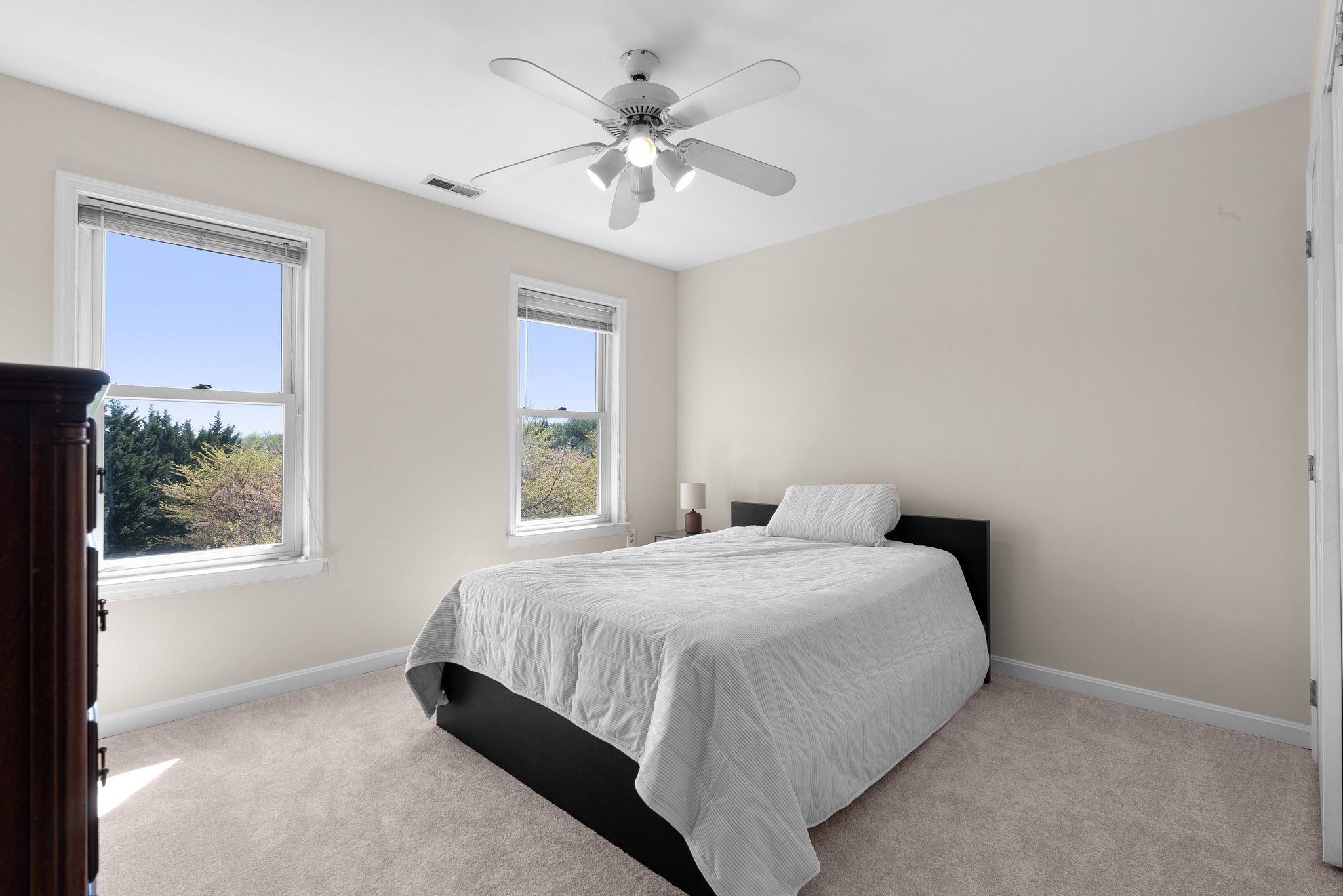 29. Upper bedroom.jpg