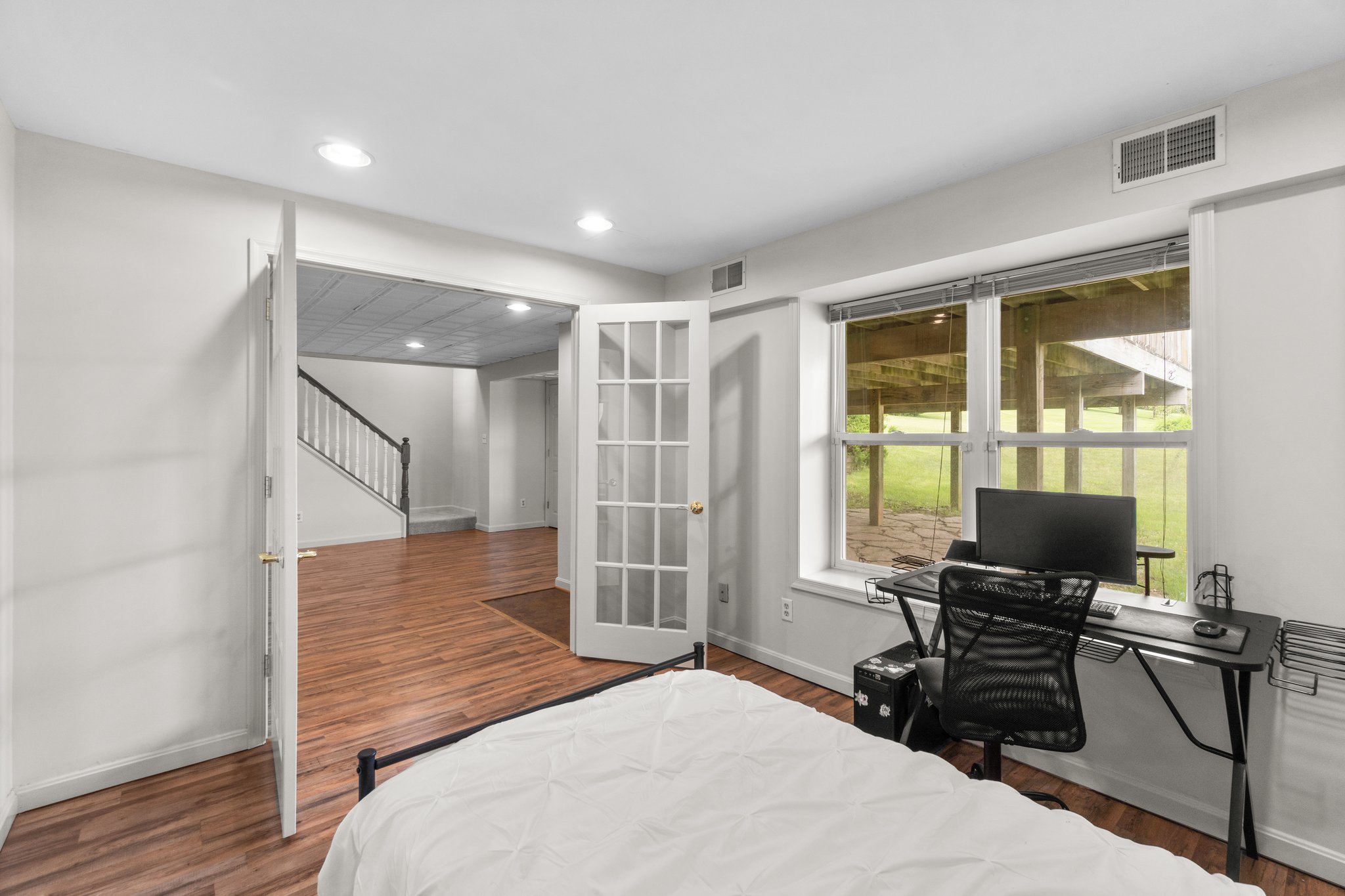 48. Lower bedroom.jpg