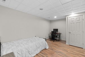 44. Lower bedroom.jpg