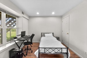 47. Lower bedroom.jpg