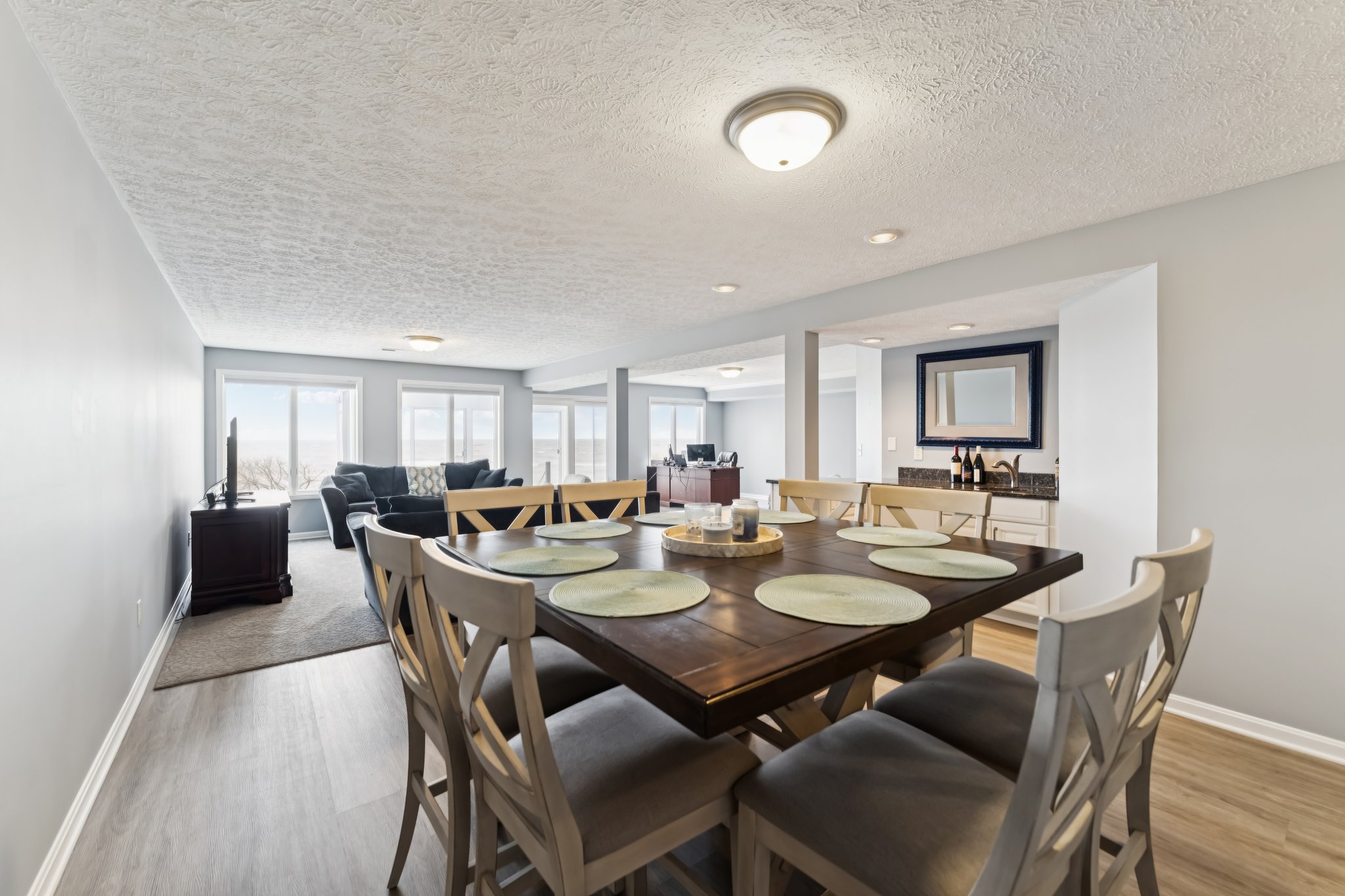 E Lake Rd-S2402-019.jpg