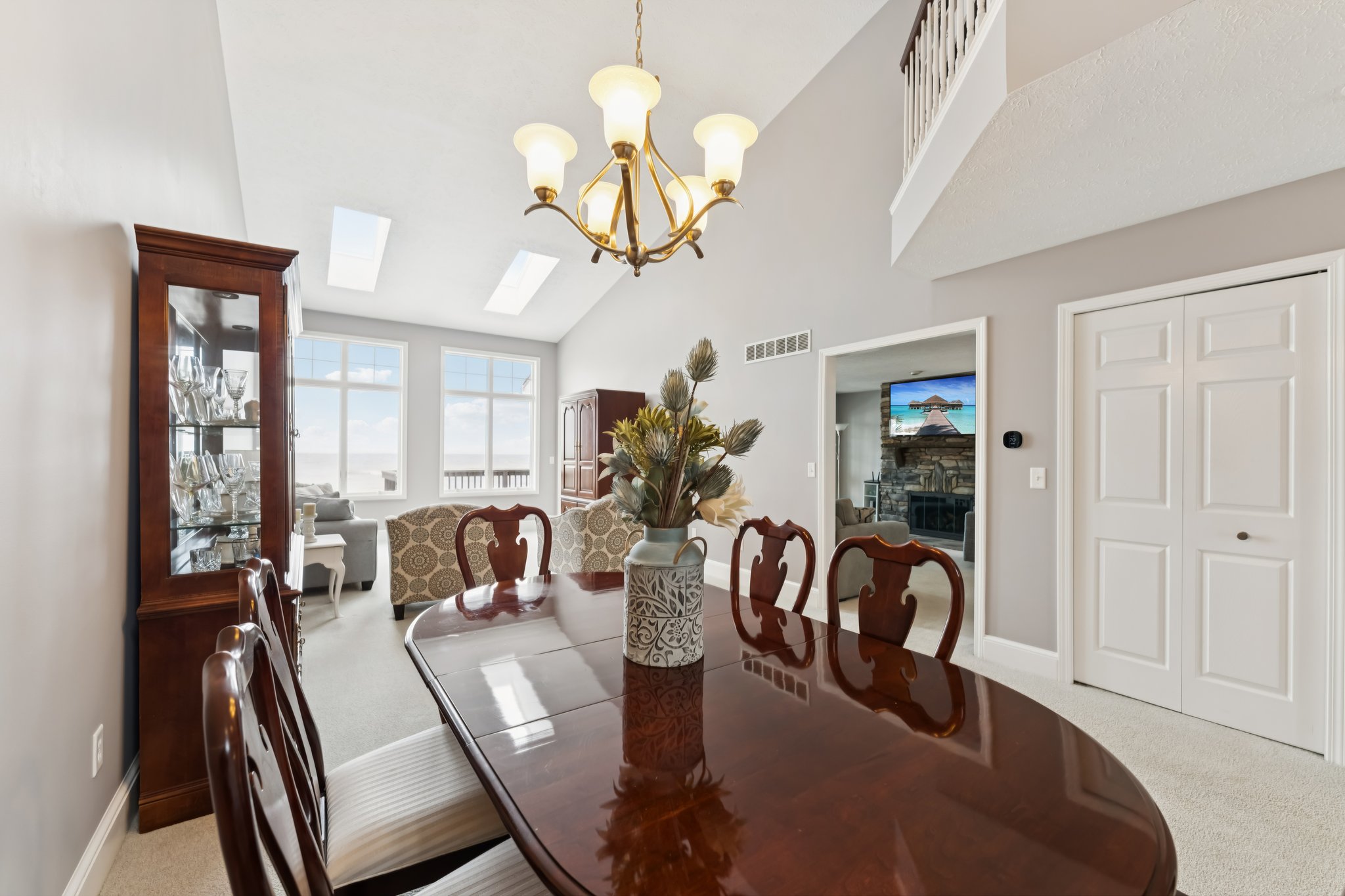 E Lake Rd-S2402-023.jpg