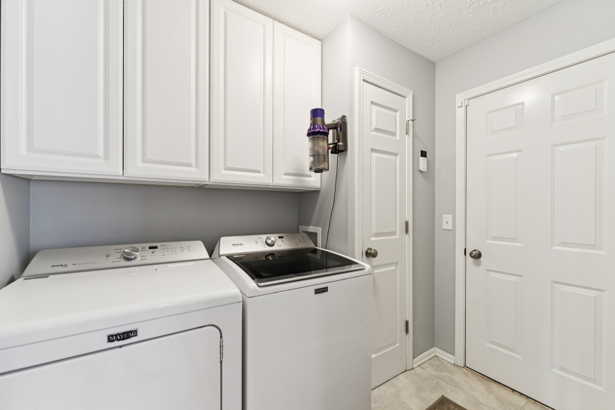 E Lake Rd-S2402-034.jpg