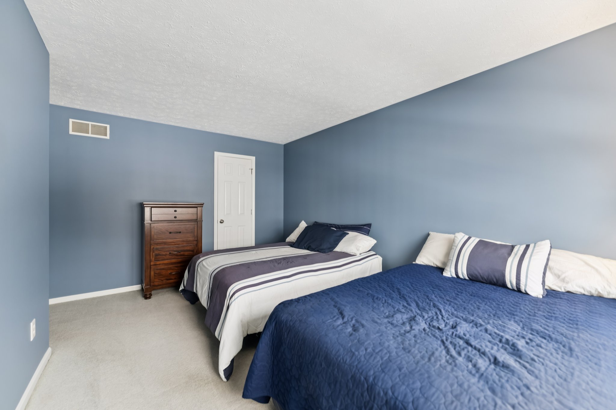 E Lake Rd-S2402-048.jpg