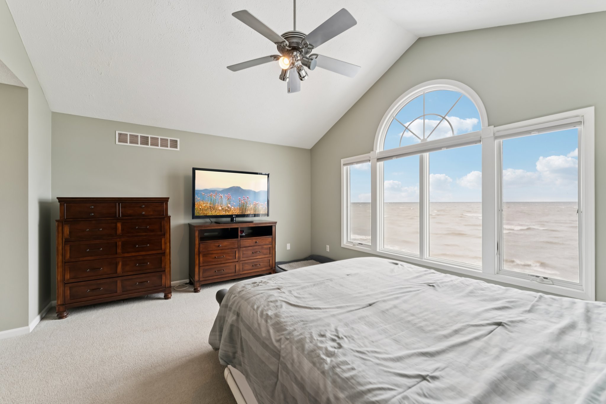 E Lake Rd-S2402-053.jpg