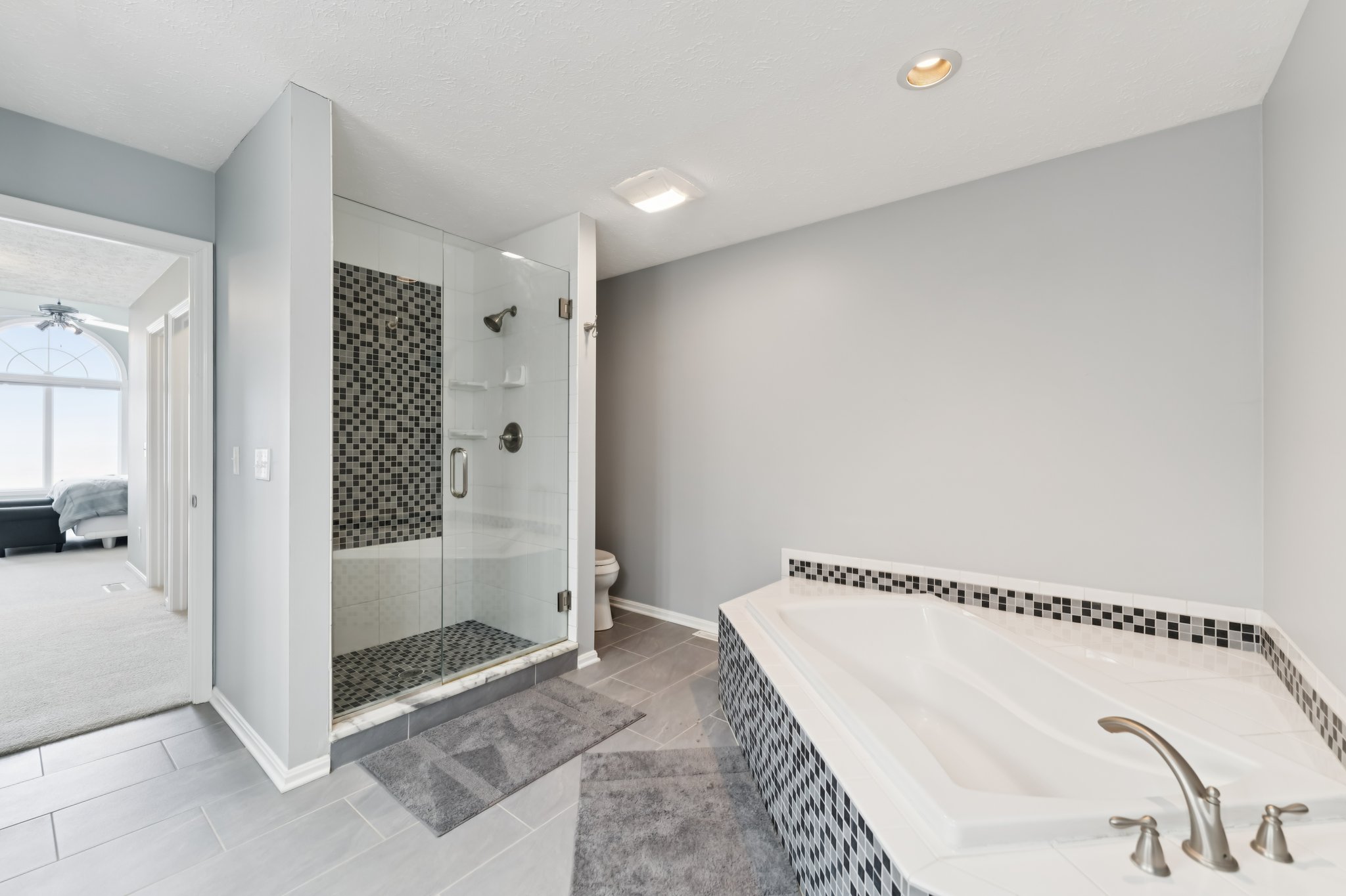 E Lake Rd-S2402-057.jpg