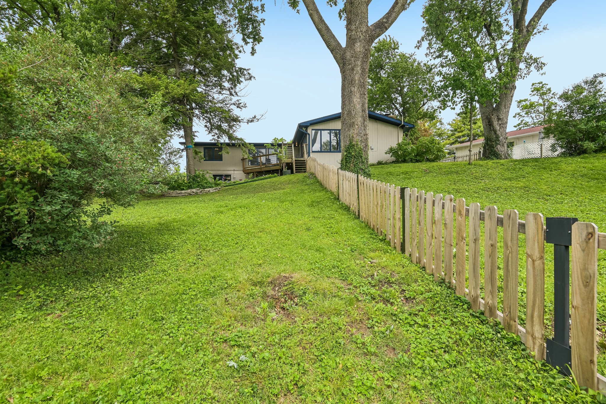 Cheviot Pl-S2205-051.jpg