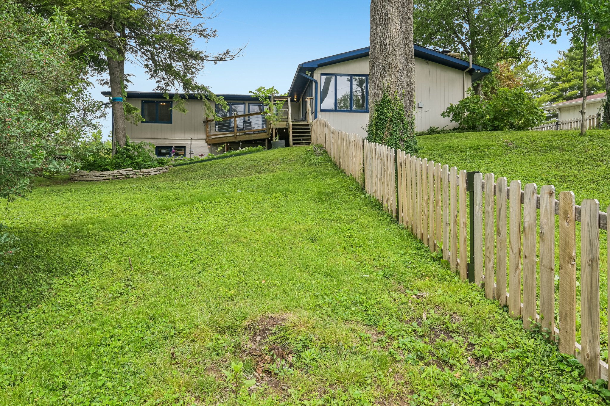 Cheviot Pl-S2205-052.jpg
