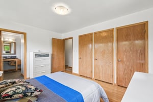 Cheviot Pl-S2205-032.jpg
