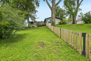 Cheviot Pl-S2205-051.jpg