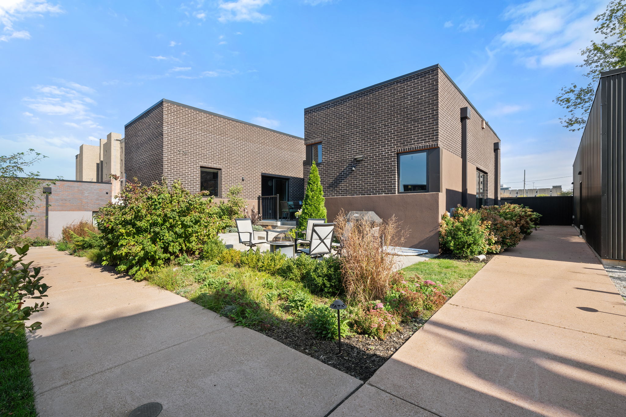  Photo 56