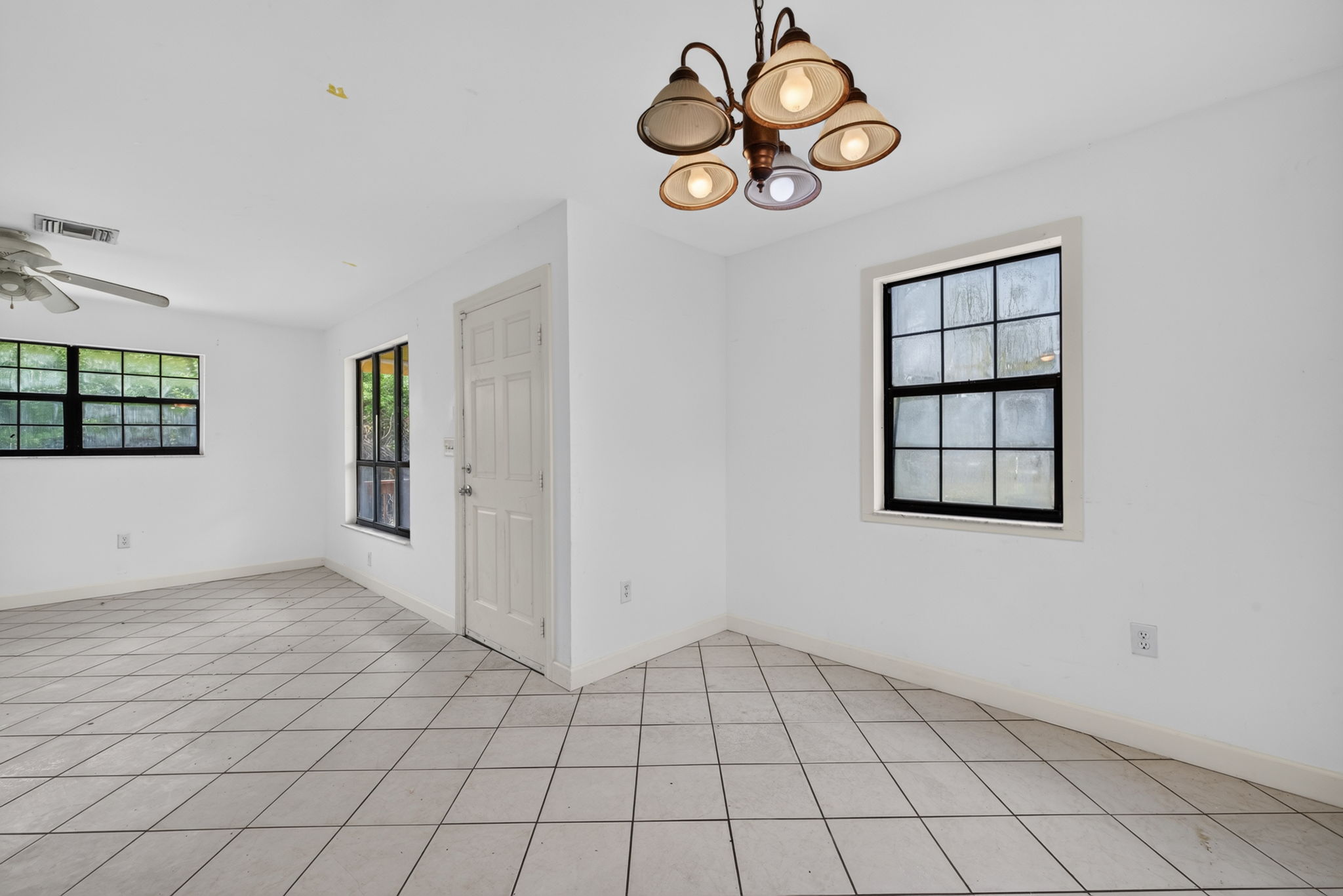 Dining Room 3 of 3