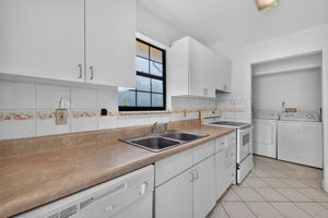 Kitchen 1 of 2