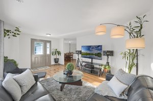 This unit boasts ample natural light and spacious surroundings!