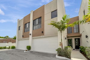  Photo 0