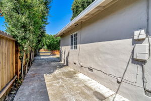 3_F8_37436JosephSt_037