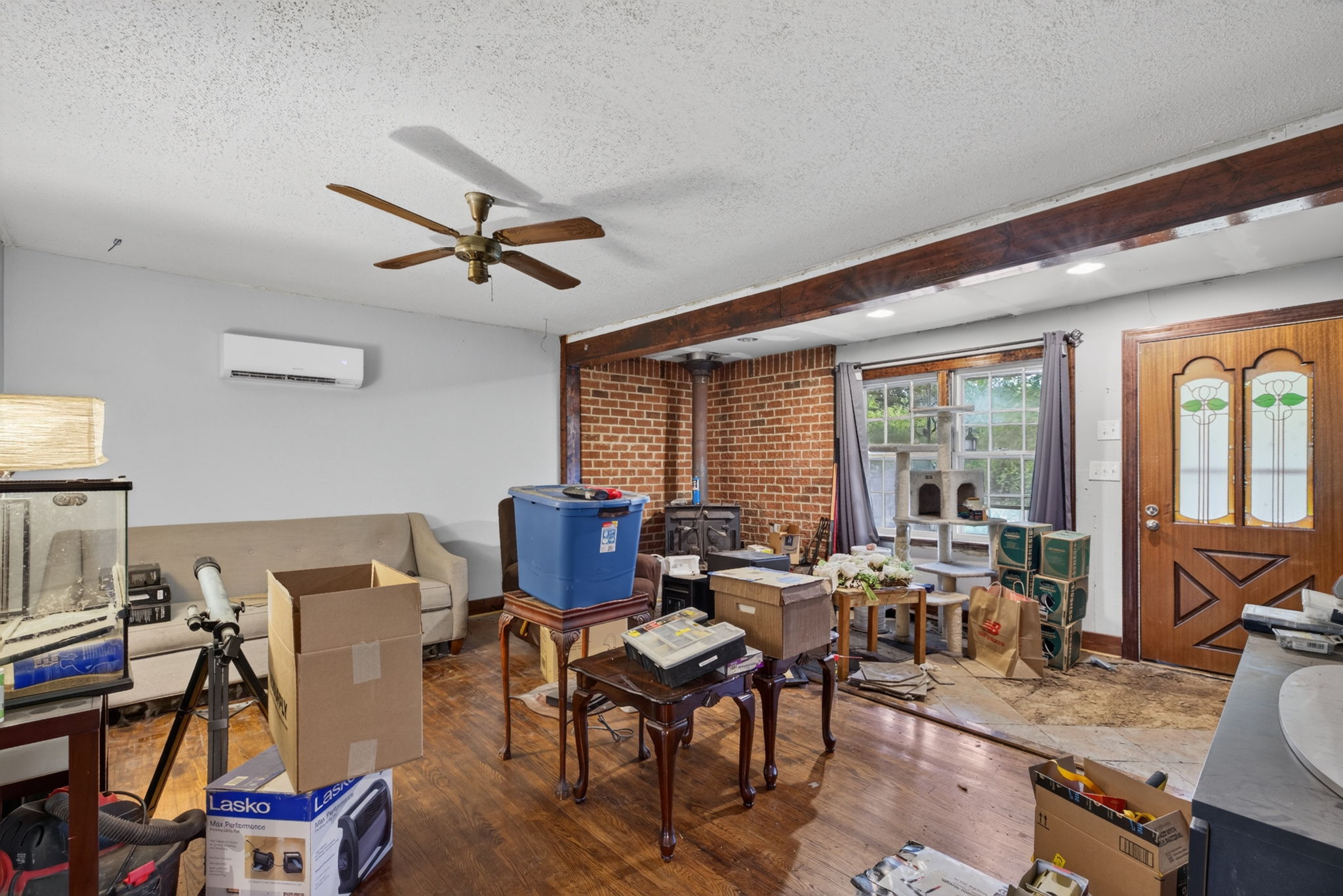 Living Room has mini split system.
