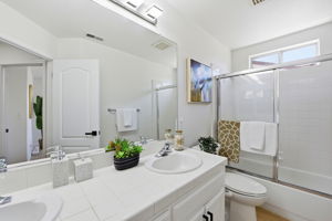  Photo 37