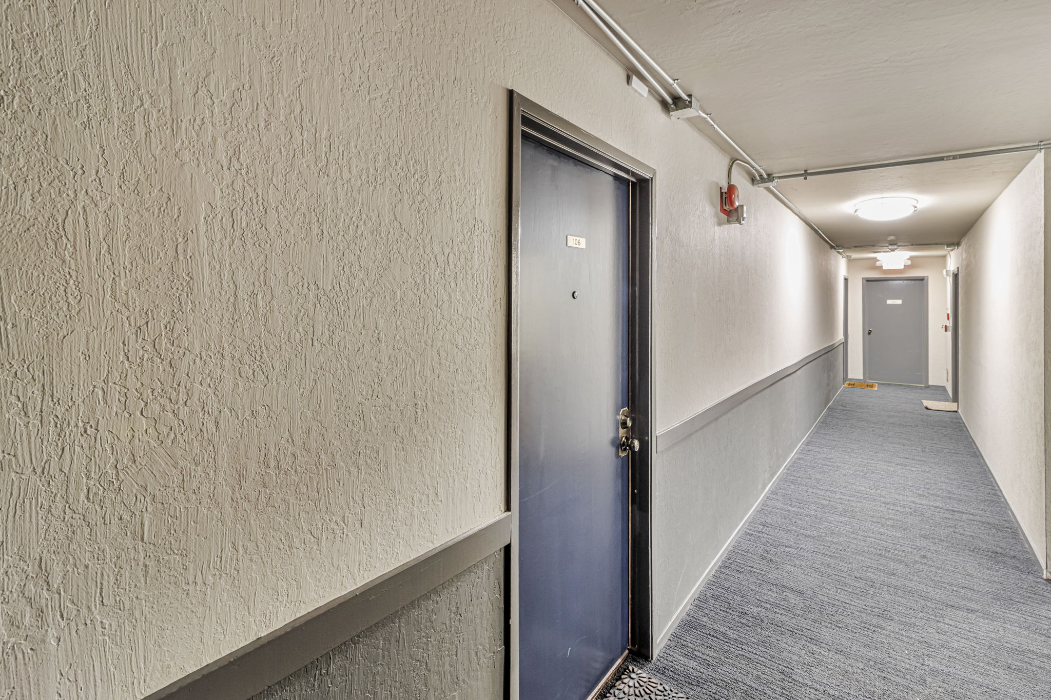 Hall Door accesses All-Level Side Entry