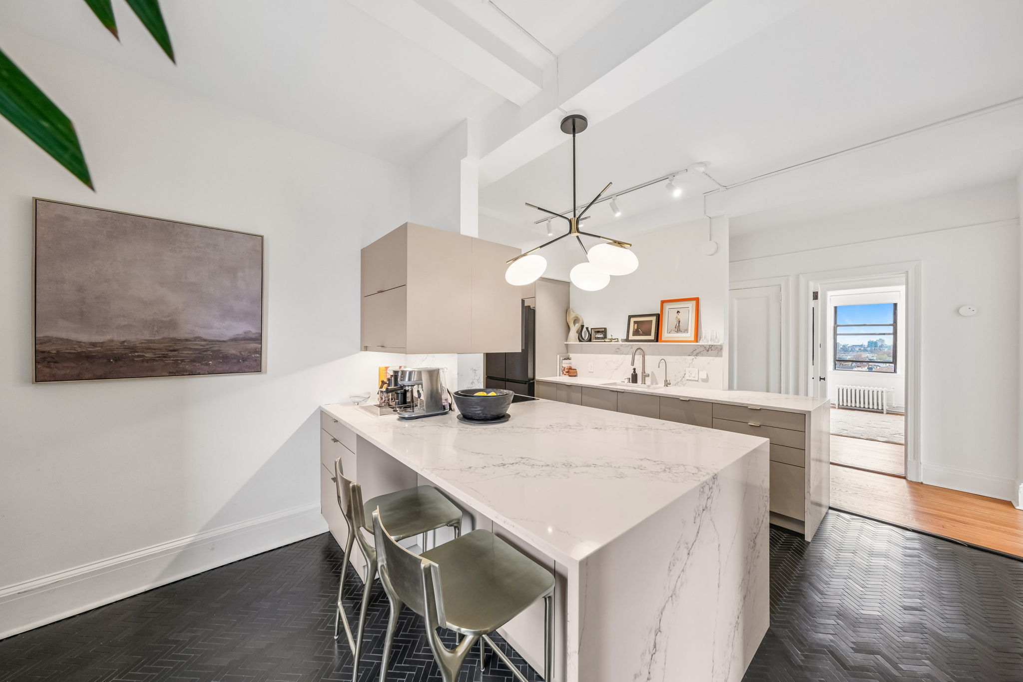 Breakfast Counter/Coffee Bar