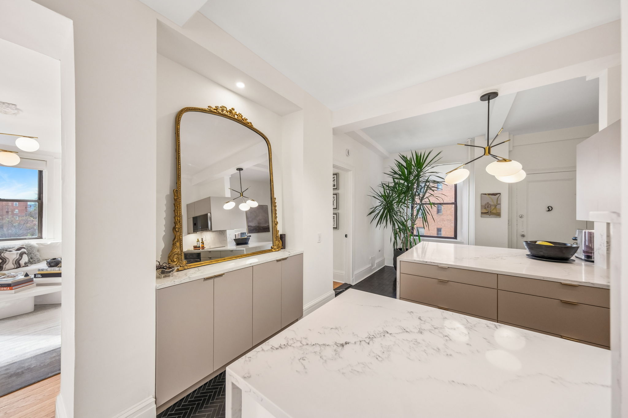 Open & Bright Kitchen