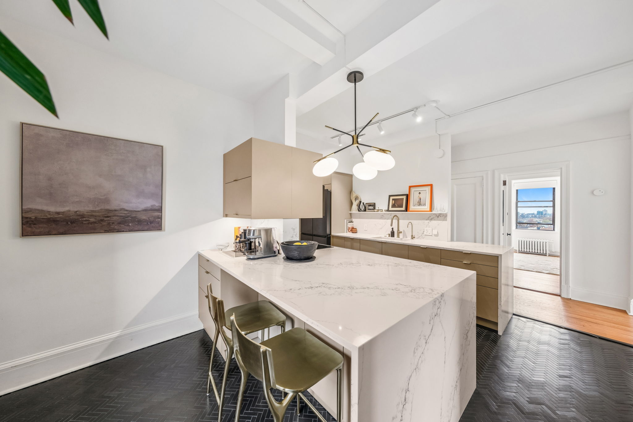 Breakfast Counter/Coffee Bar