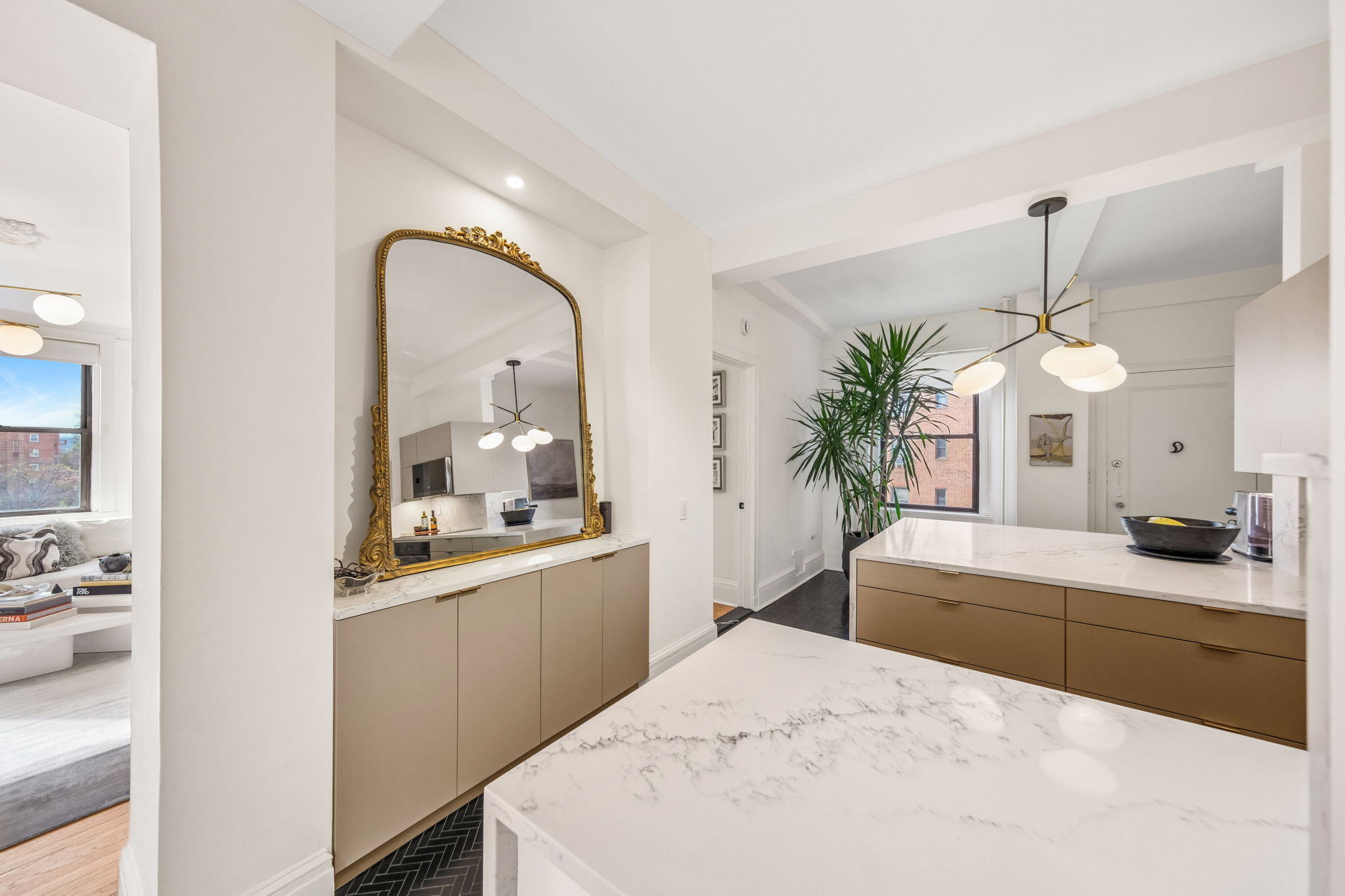 Open & Bright Kitchen