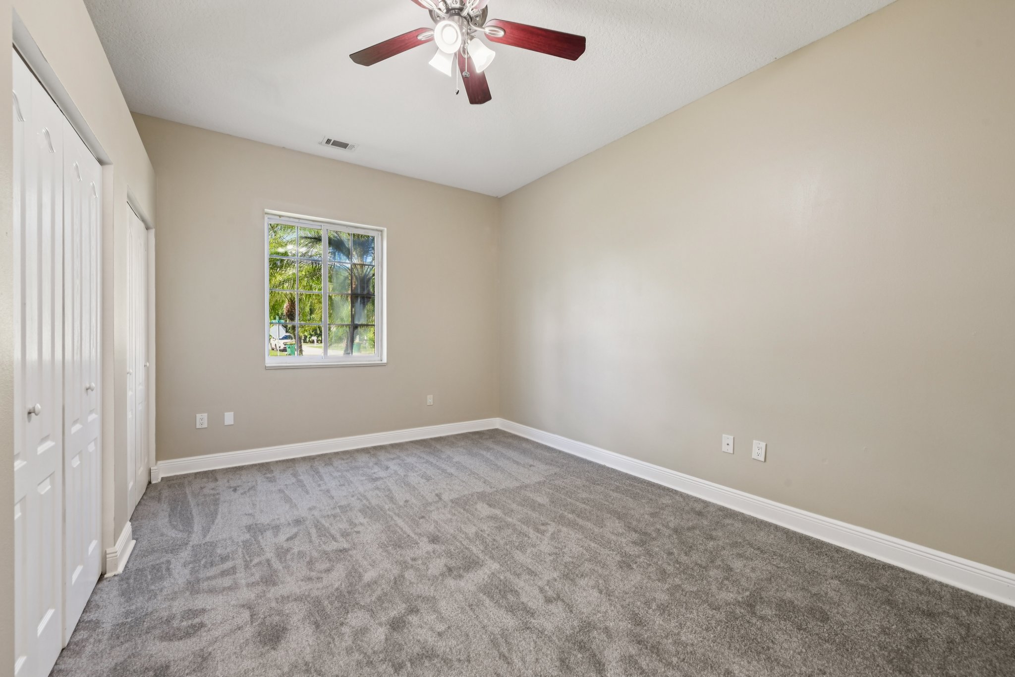 Nora Ave-S2009-027.jpg