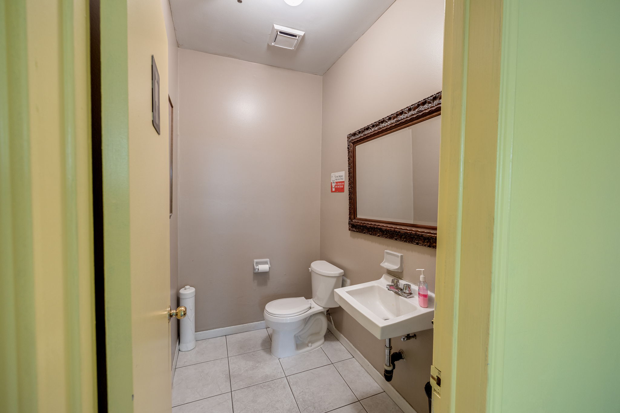 Toronto property showcase — delivered property photograph 40