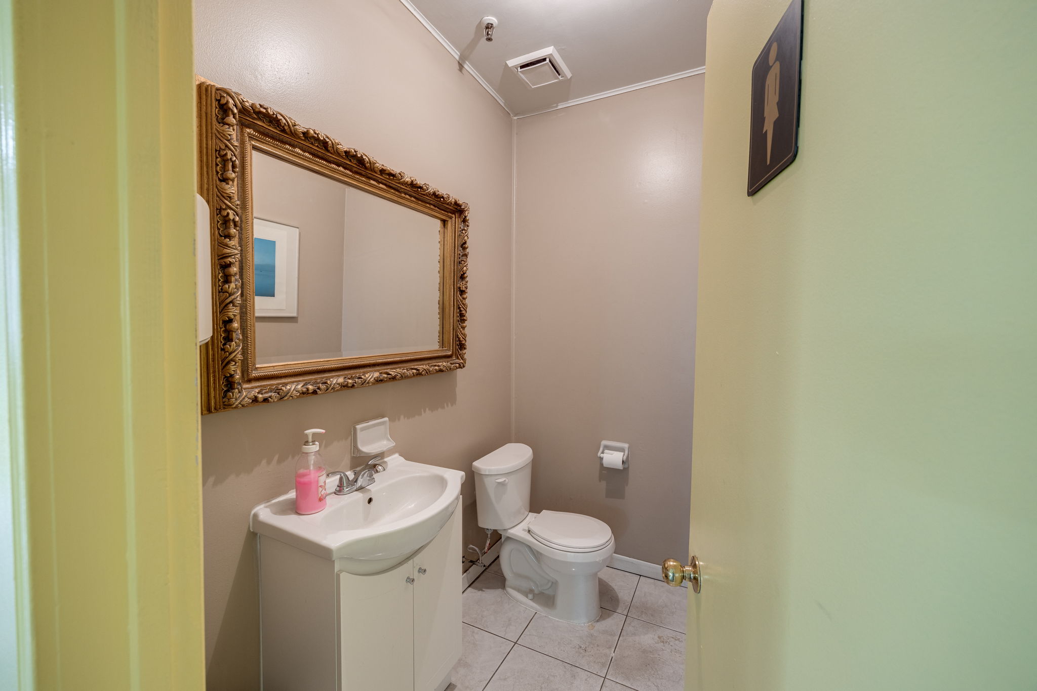 Toronto property showcase — delivered property photograph 39