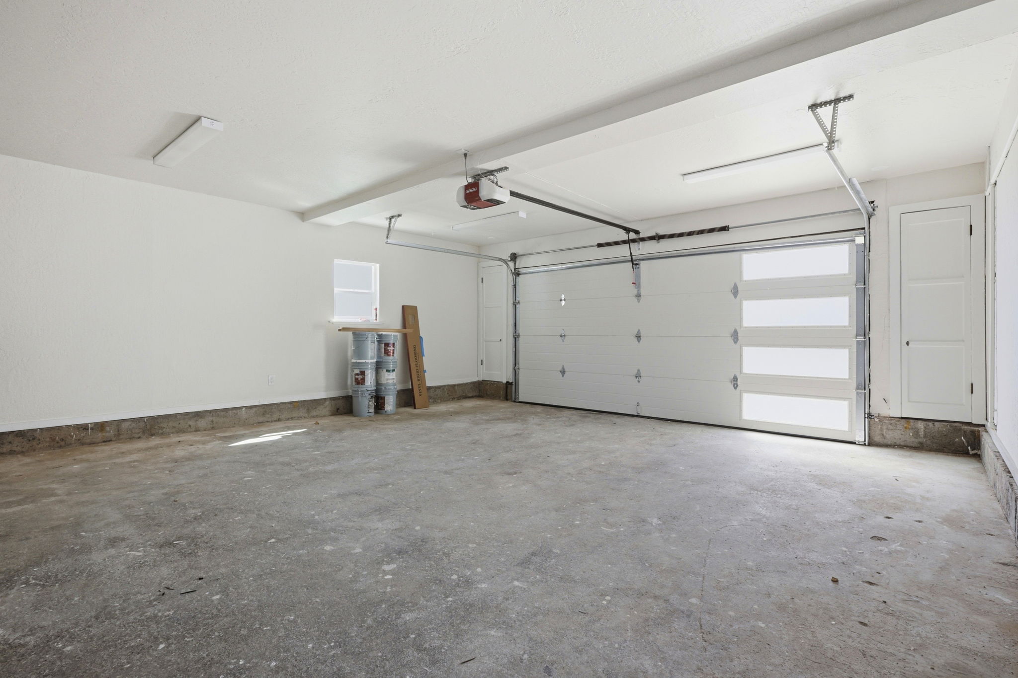 033_F8_3750 Elston Dr