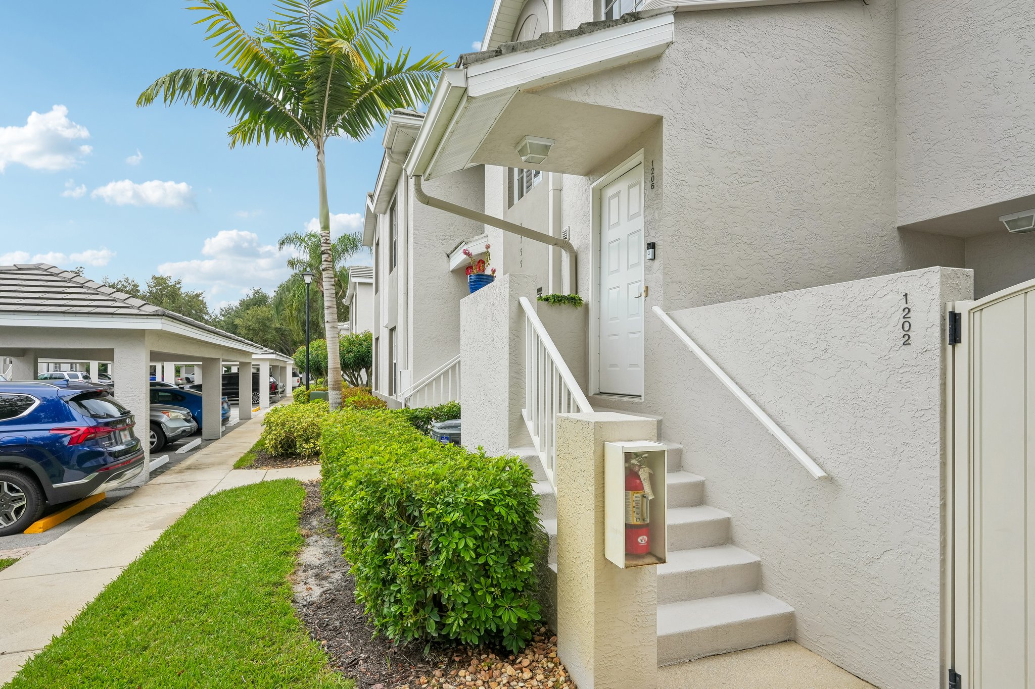 Fieldstone Blvd 1206-S3009-002.jpg