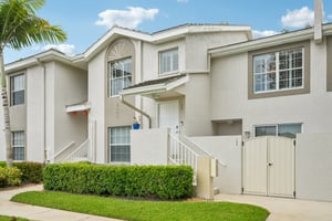 Fieldstone Blvd 1206-S3009-001.jpg