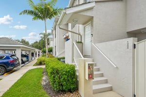 Fieldstone Blvd 1206-S3009-002.jpg