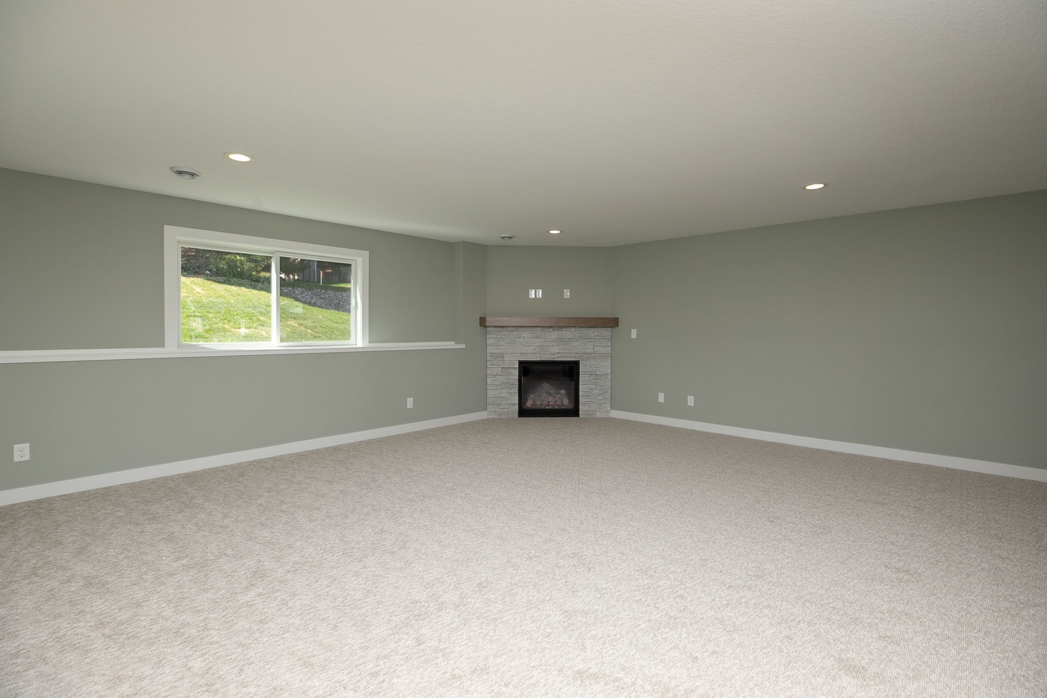 28-Family Room
