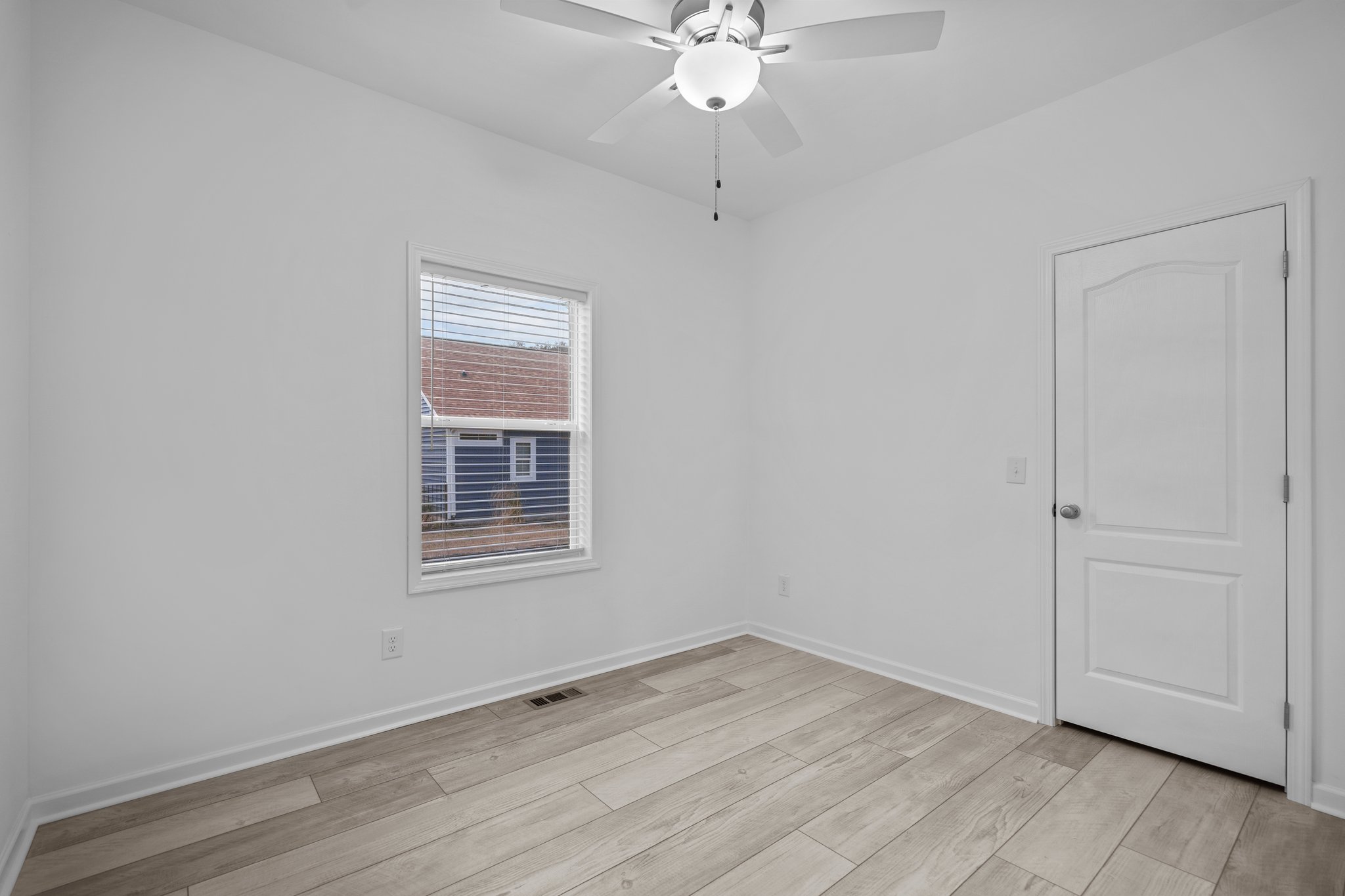 3rd bedroom closet