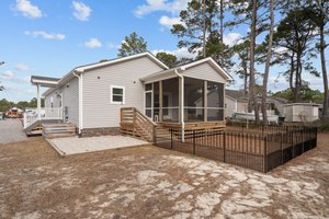 Screened-in Porch