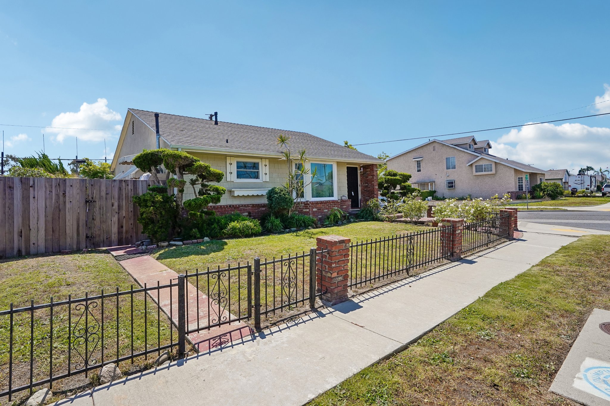 W 157th St-S2404-003.jpg