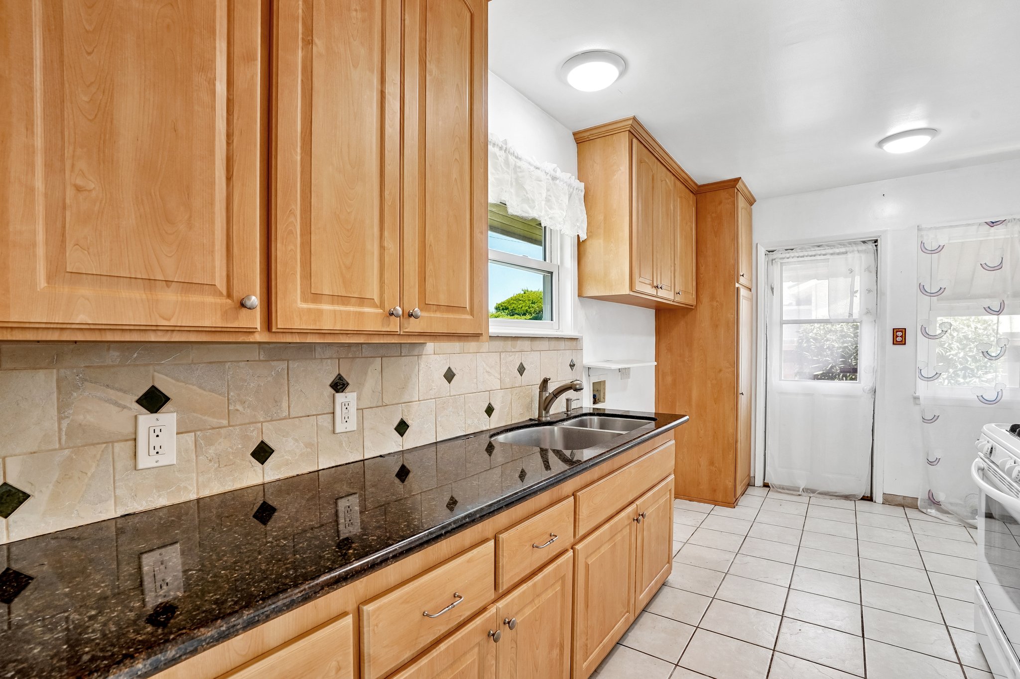 W 157th St-S2404-010.jpg