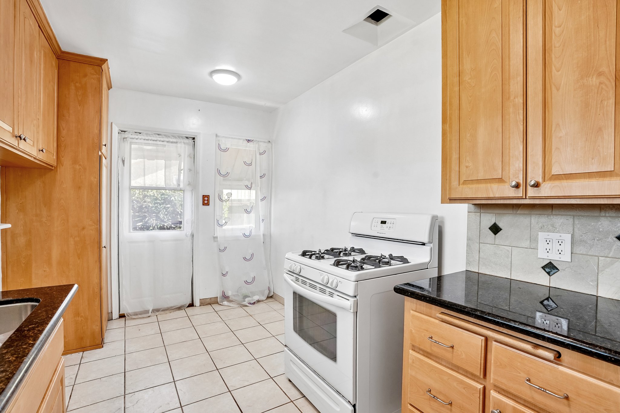 W 157th St-S2404-011.jpg