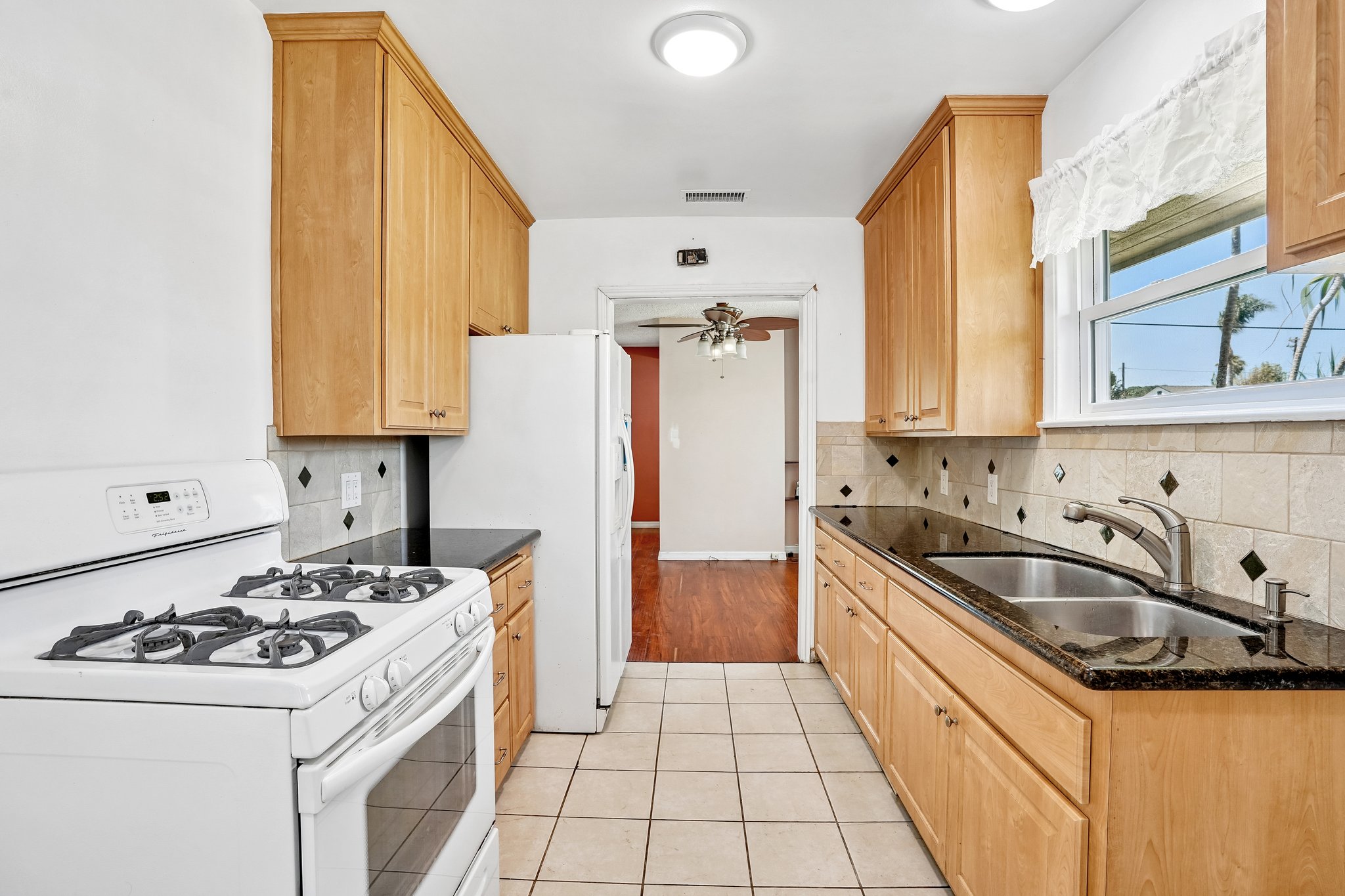 W 157th St-S2404-012.jpg