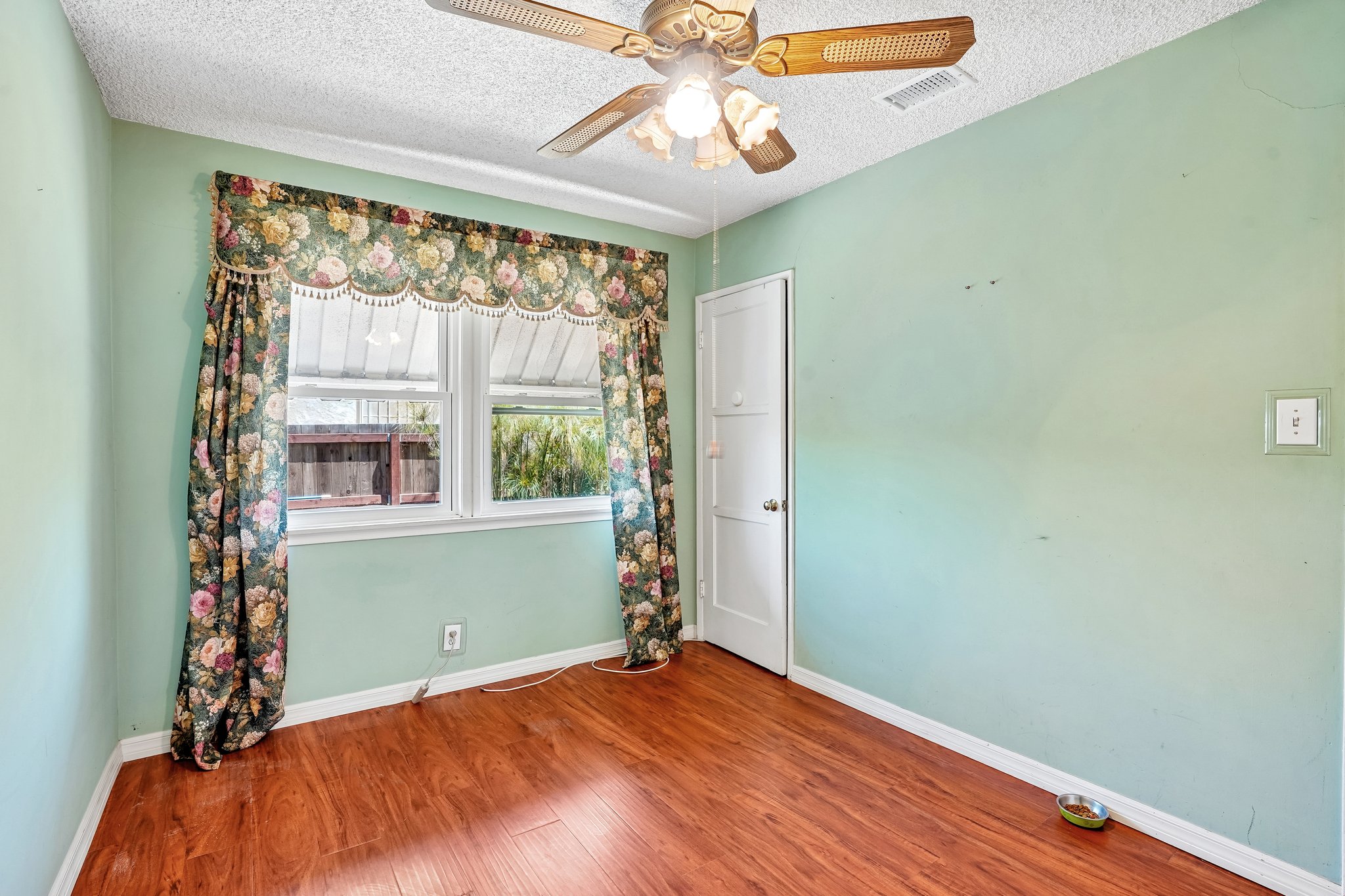 W 157th St-S2404-019.jpg