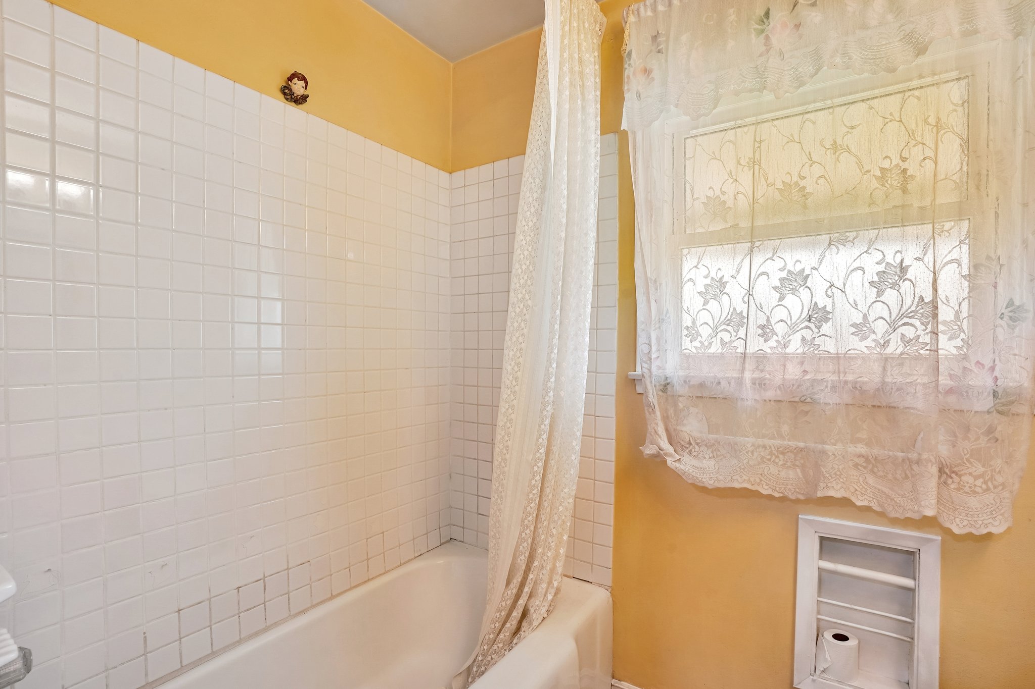 W 157th St-S2404-023.jpg